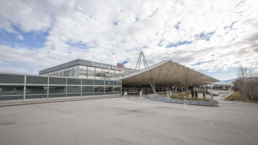 Executive airport transfers from Oberlech airport